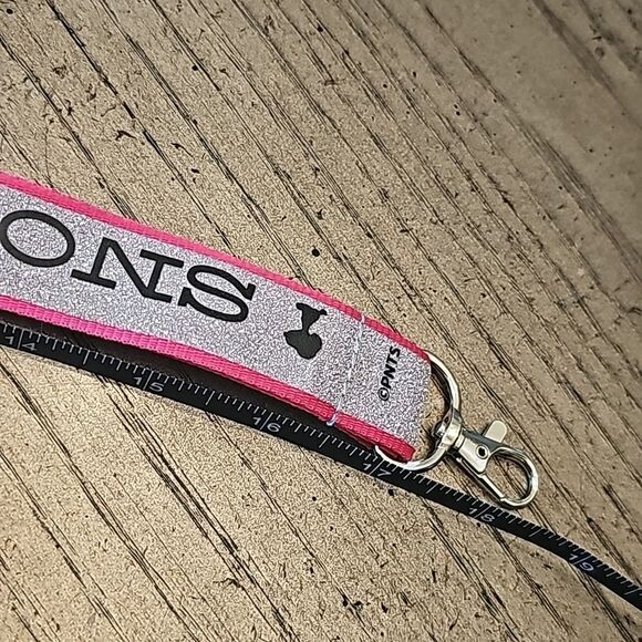 Snoopy keychain card necklace NWOT - Picture 4 of 5